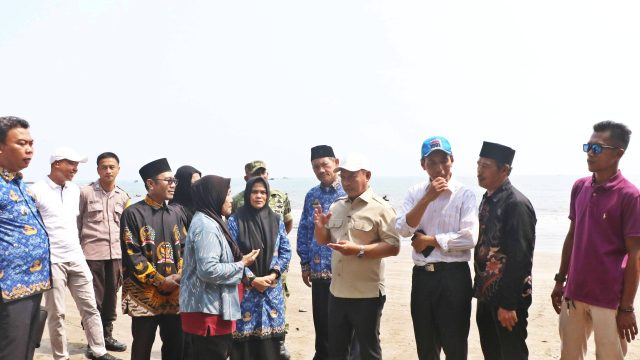 Okupansi Hotel Capai 100 Persen, 25 Ribu Wisatawan Kunjungi Pantai Anyer-Cinangka