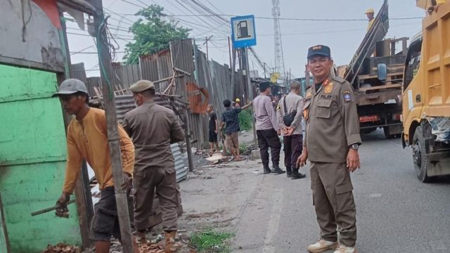 Satpol PP Bakal Bongkar Sisa Bangunan Liar di Kibin