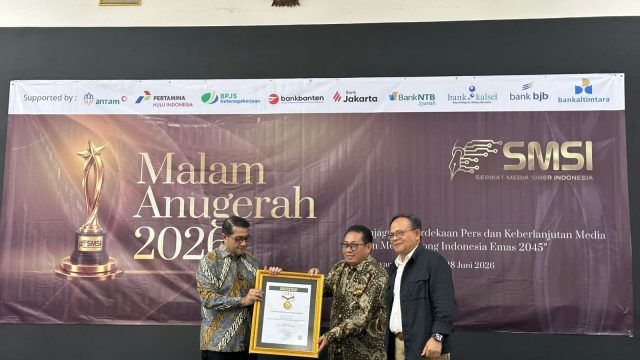 SMSI Anugerahkan Penghargaan kepada 16 Tokoh Nasional dan Daerah Peduli Kemerdekaan Pers