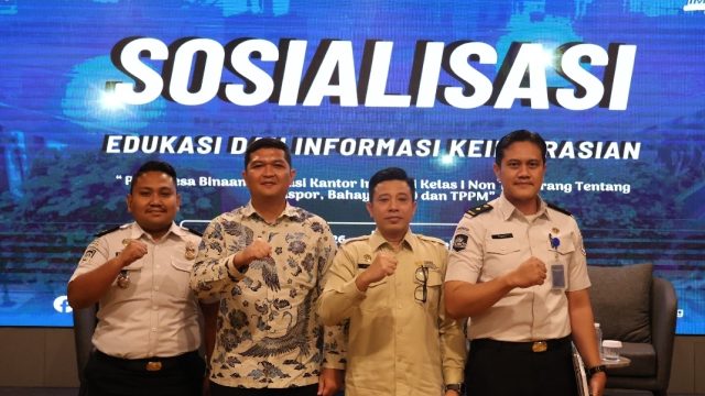 Kakanwil Ditjen Imigrasi Banten Buka Sosialisasi Edukasi dan Informasi Keimigrasian Tentang M-Paspor, Bahaya TPPO, dan TPPM Pada Desa Binaan Imigrasi Serang