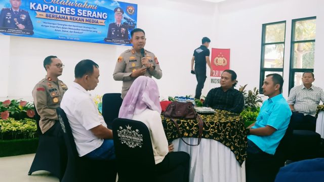 Kapolres Serang Tukar Informasi dengan Insan Pers