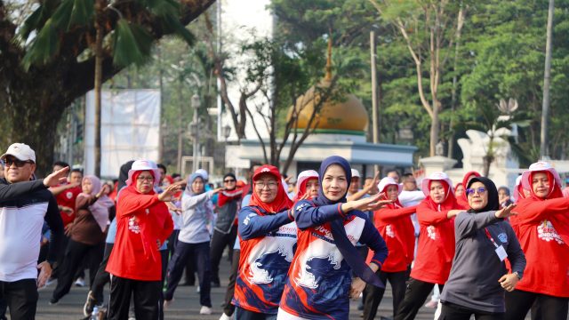 Perkuat Persaudaraan, Bupati Serang Ramaikan Perlombaan HUT ke 81 RI