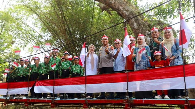 Bupati Serang Minta Warga Pasir Buyut Jawilan Jaga dan Rawat Jembatan MP Presisi