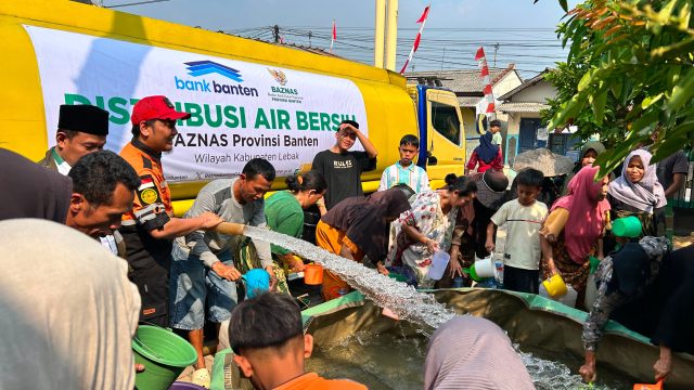 Tanggap Kekeringan Lebak: BAZNAS Banten dan Bank Banten Pasok 32.000 Liter Air Bersih ke Cipanas