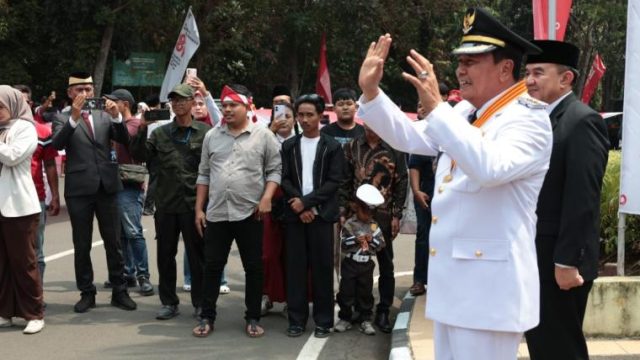 Bupati Tangerang Terima Pawai Karnaval HUT Ke-81 RI Desa Cukanggalih Kecamatan Curug