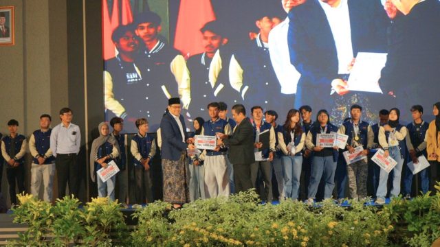 UNSERA Beri Dana Apresiasi Kepada 32 Atlet POMProv VIII Banten 2026 di momen P2STRATEGIK
