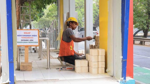 Jamin Kenyamanan Transportasi Publik, Pemkot Tangerang Renovasi Halte Rusak