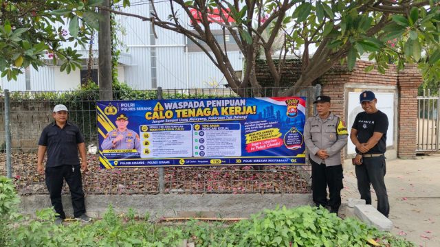 Cegah Penipuan Rekrutmen Kerja, Polsek Cikande Pasang Spanduk Imbauan dan Sosialisasi Edukatif di Kawasan Industri